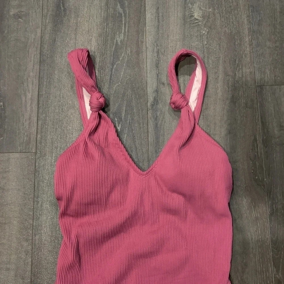 *NWOT* Mae One Piece Swimsuit - Picture 4 of 7